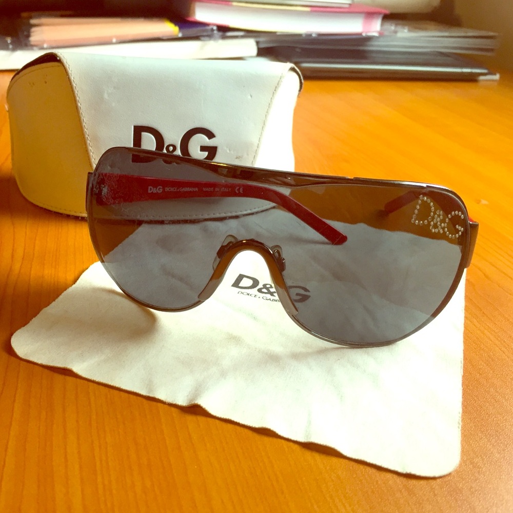 COPY - Dolce & Gabbana oversized aviators